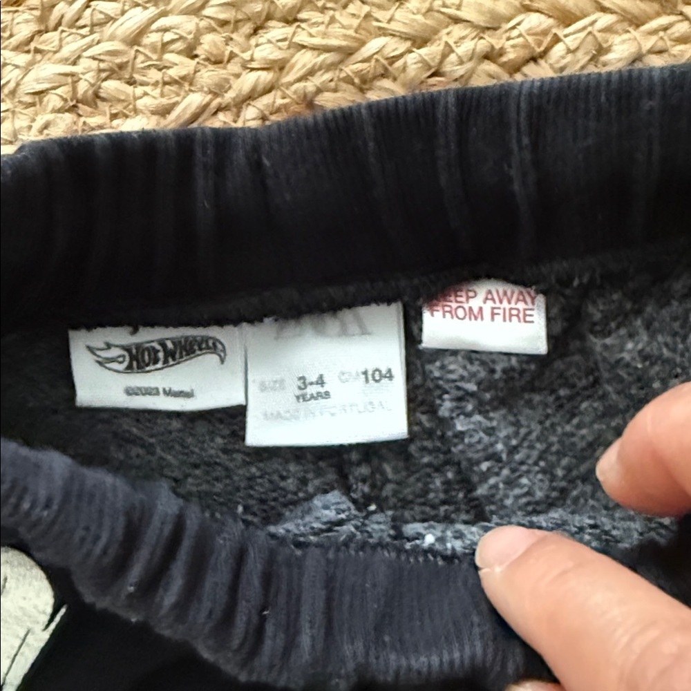 Zara Like new Hot wheels Black Logo Boxy Relaxed Sweatpants. Size 3-4T - Picture 4 of 4